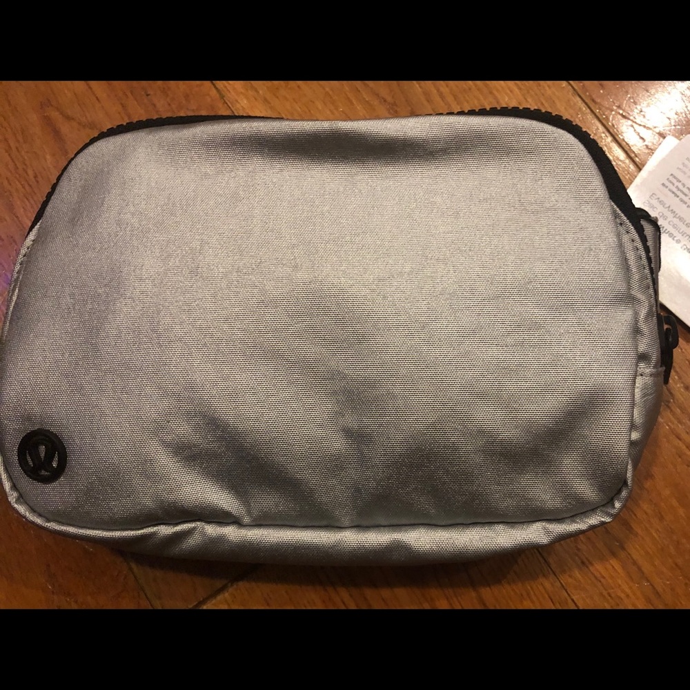 Lululemon everywhere belt bag